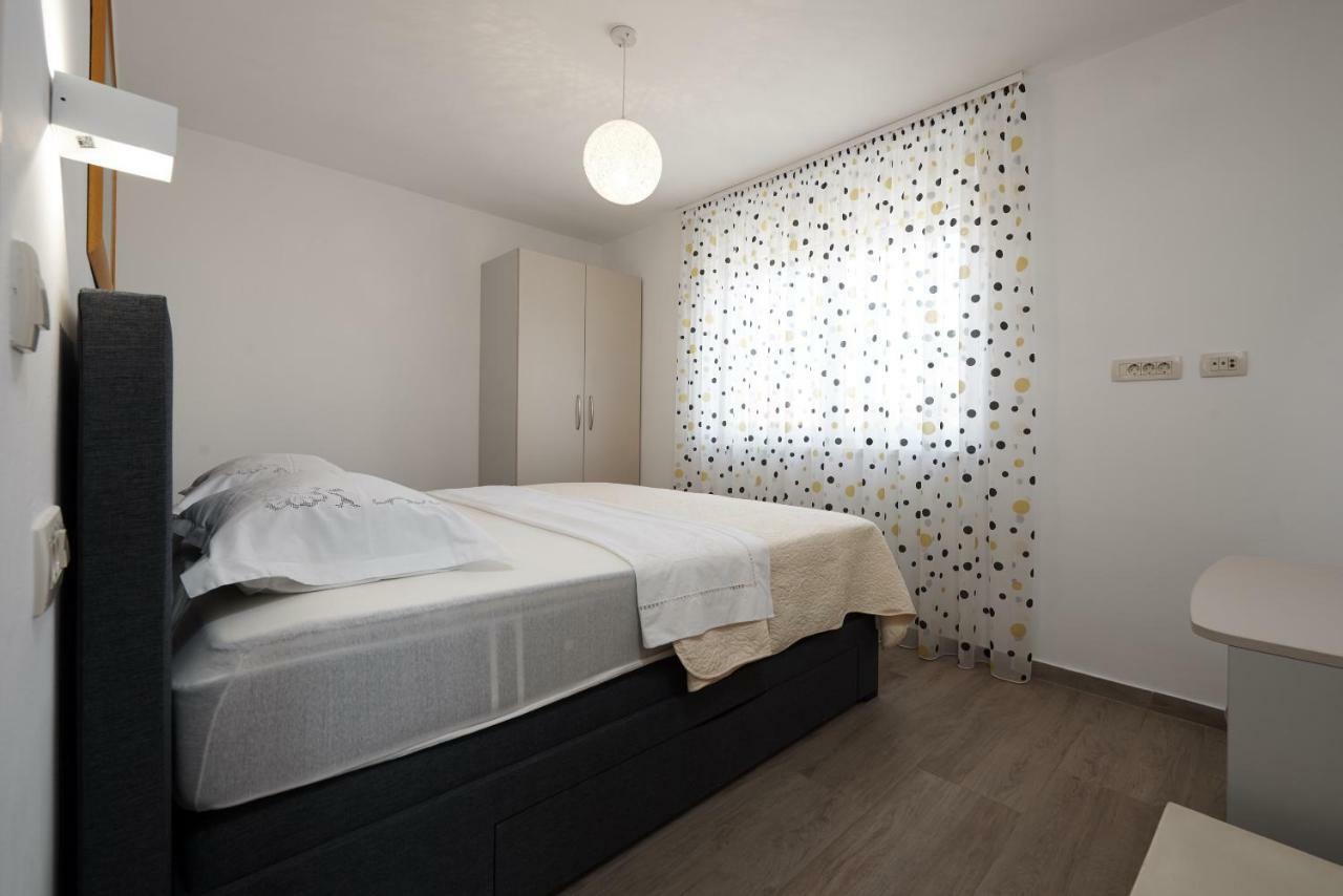Sunny Side Apartment Trogir Ngoại thất bức ảnh